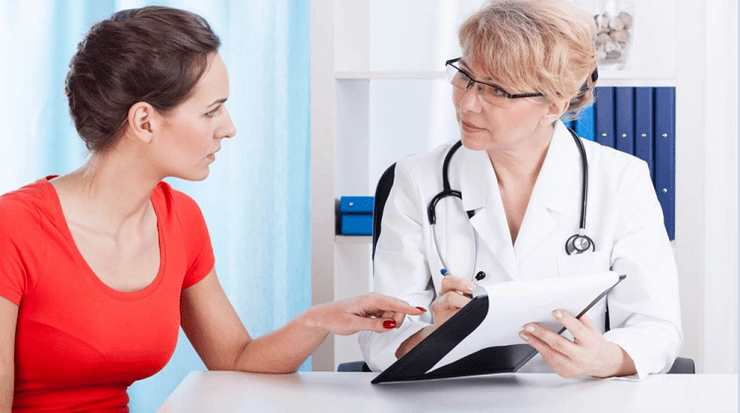 overleg met een specialist over de oorzaken van het humaan papillomavirus