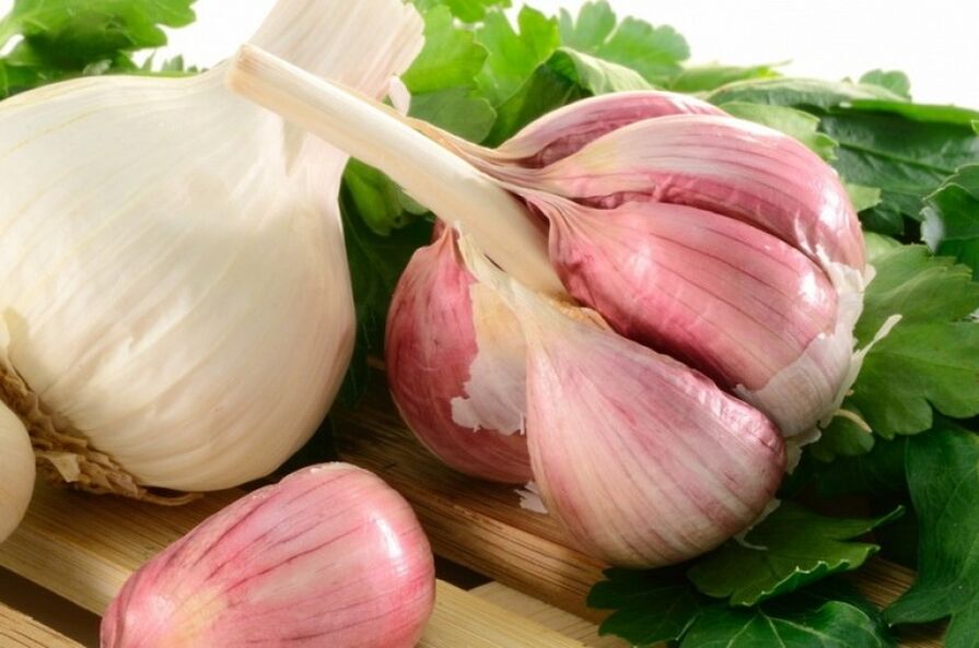 Knoflook kan worden gebruikt om papillomen te verwijderen